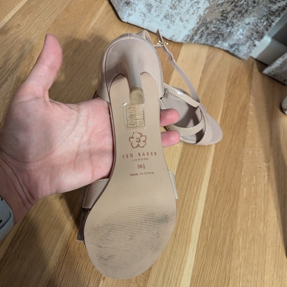 Ted Baker Women's Heels Size 7.5 - Picture 4 of 5